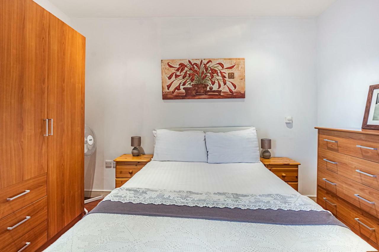 Splendid 3 Bedroom Apartment In Angel/Kings Cross Лондон Екстериор снимка