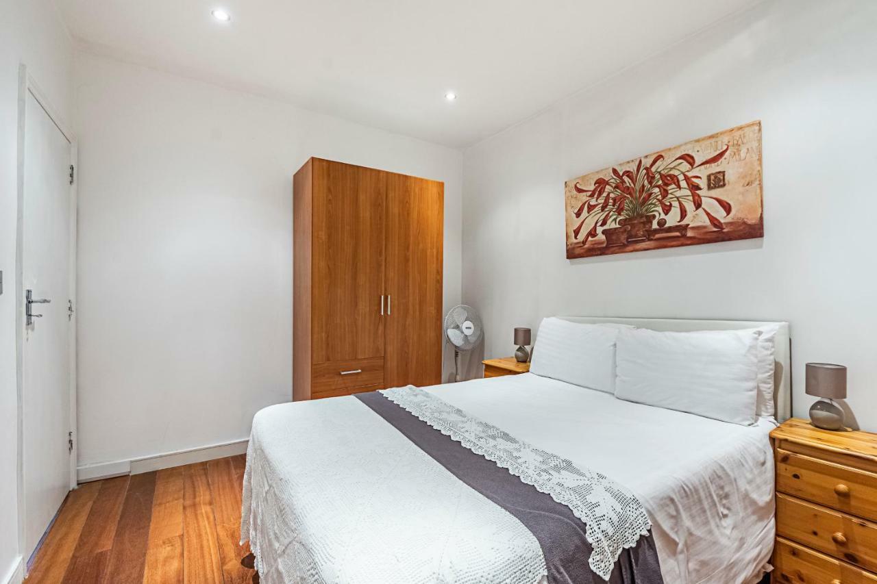 Splendid 3 Bedroom Apartment In Angel/Kings Cross Лондон Екстериор снимка