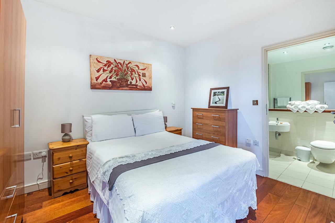 Splendid 3 Bedroom Apartment In Angel/Kings Cross Лондон Екстериор снимка